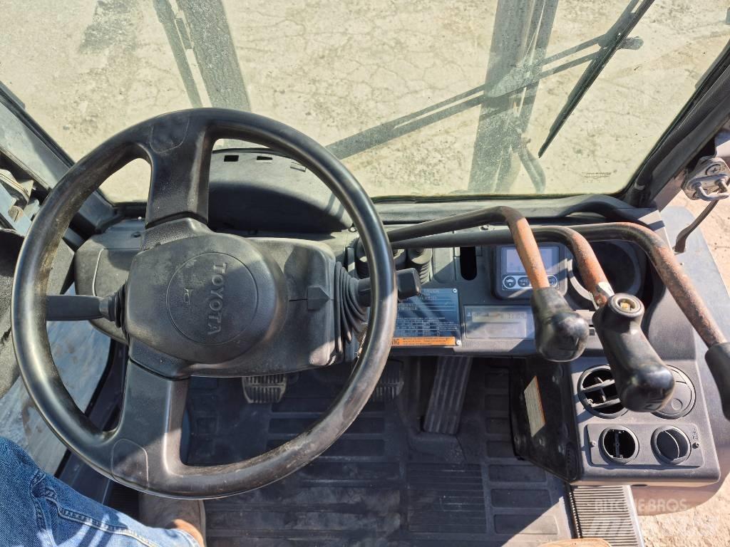 Toyota 8 FGU 30 Šakiniai krautuvai - Kita
