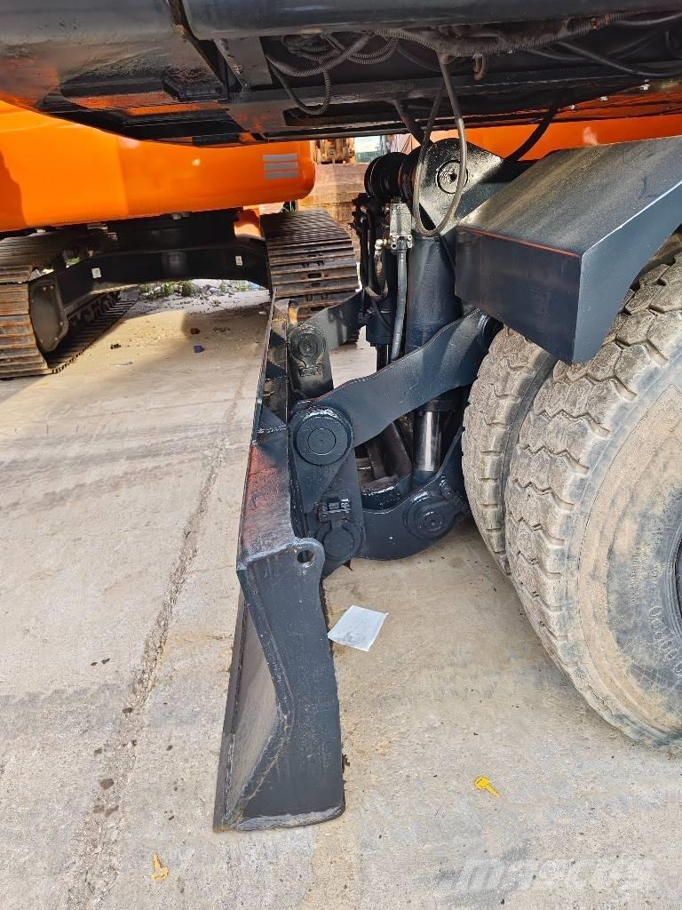 Hyundai R210W-9 Ratiniai ekskavatoriai