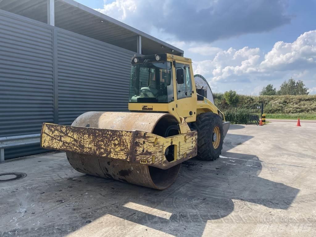 Bomag BW 216 DH-4 Vieno būgno volai