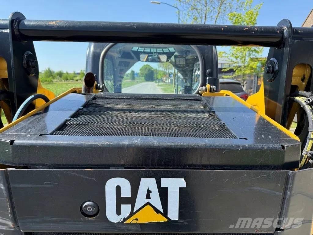 CAT 259D Krautuvai su šoniniu pasukimu