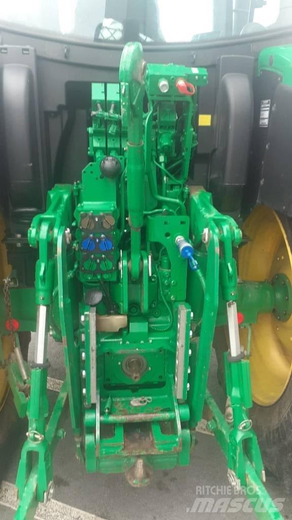 John Deere 6120 R Traktoriai