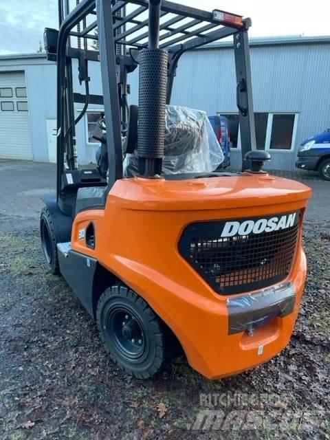 Doosan D30NXS Dyzeliniai krautuvai