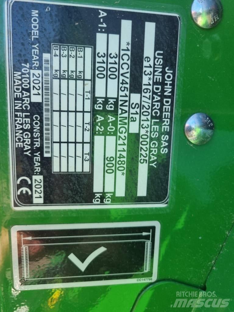 John Deere V451G Ritinių presai