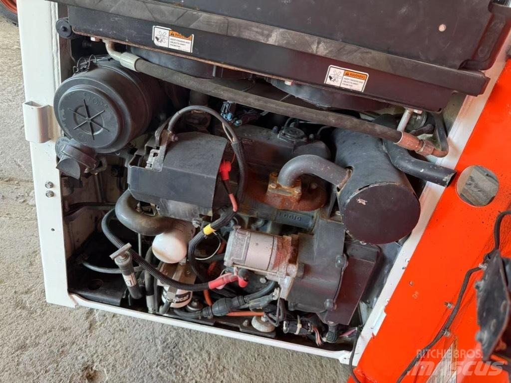 Bobcat S 70 Krautuvai su šoniniu pasukimu