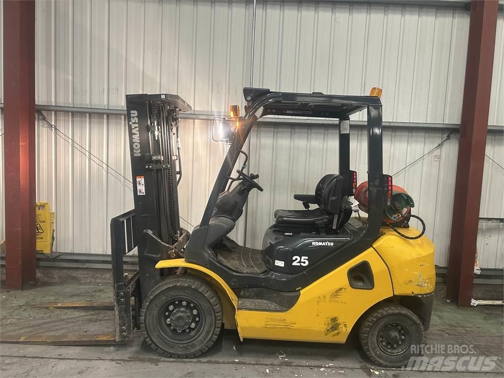 Komatsu FG25HT-17 LPG (dujiniai) krautuvai