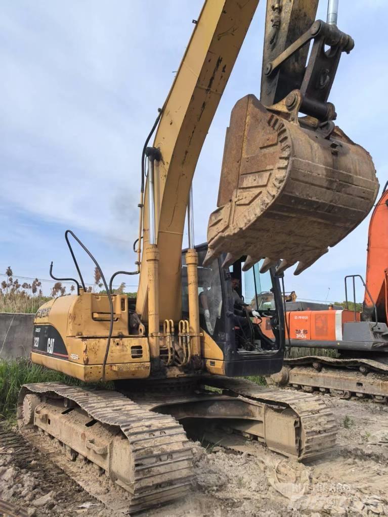 CAT 320 C Vikšriniai ekskavatoriai