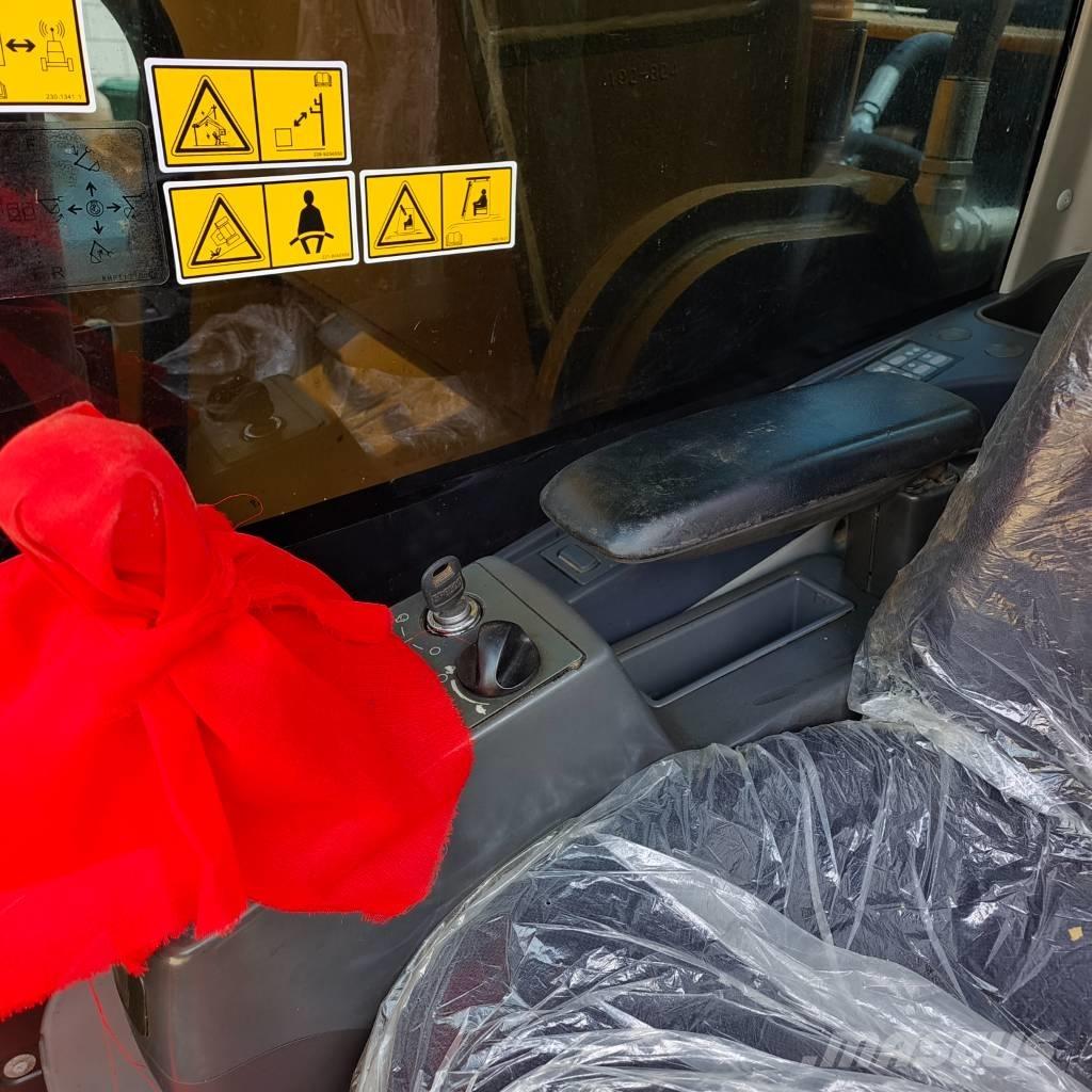 CAT 330 D Vikšriniai ekskavatoriai