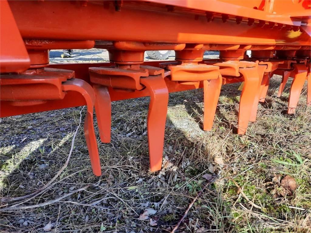 Kuhn HRB 303 D Varomosios akėčios ir žemės frezos