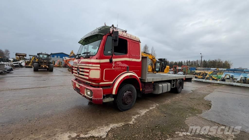 Mercedes-Benz 1827 Autovežiai