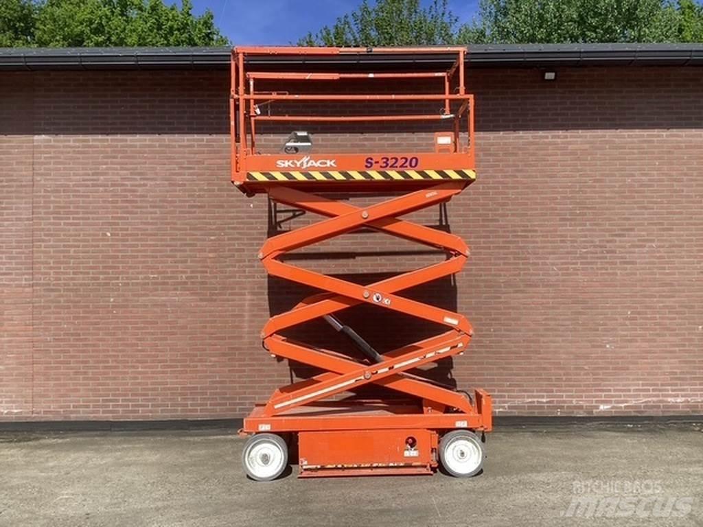 SkyJack SJIII3220 Žirkliniai keltuvai