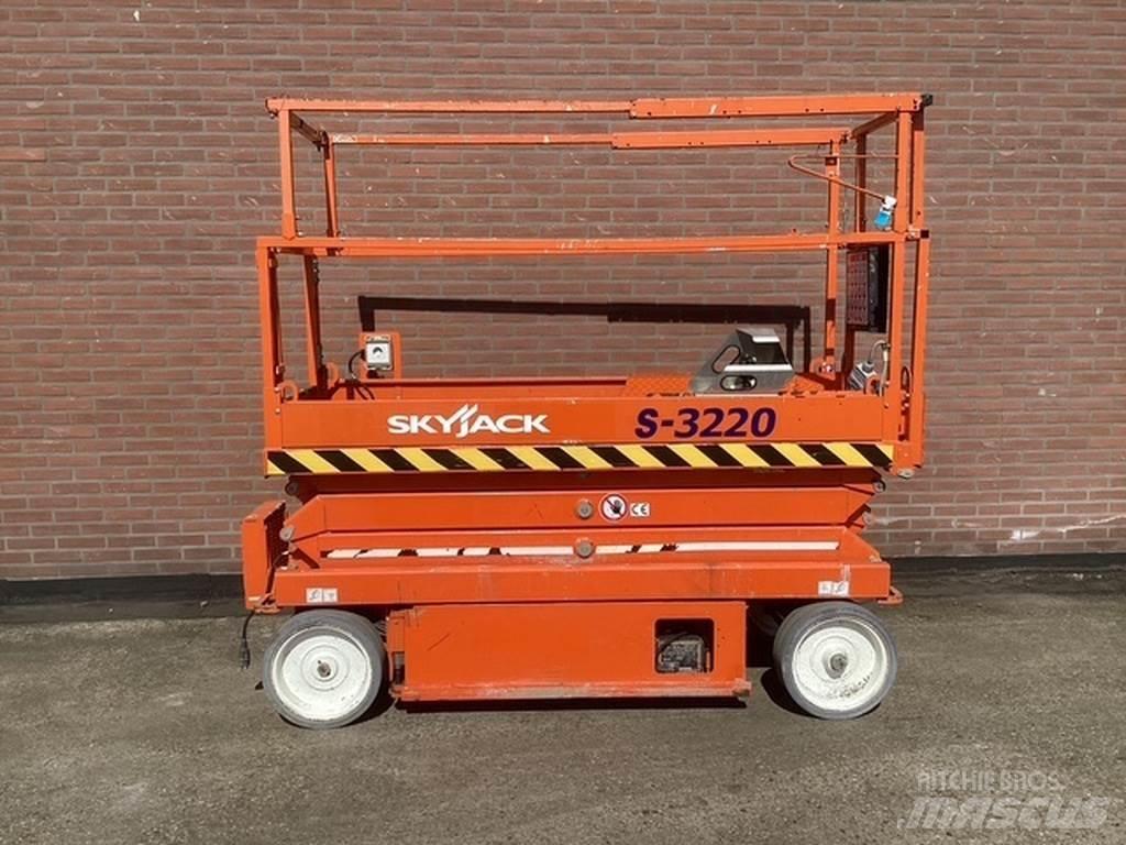SkyJack SJIII3220 Žirkliniai keltuvai