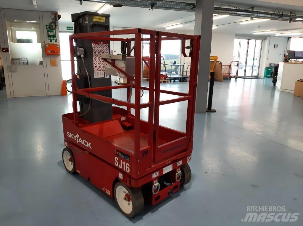 SkyJack SJ 16 Vertikalūs stiebiniai keltuvai