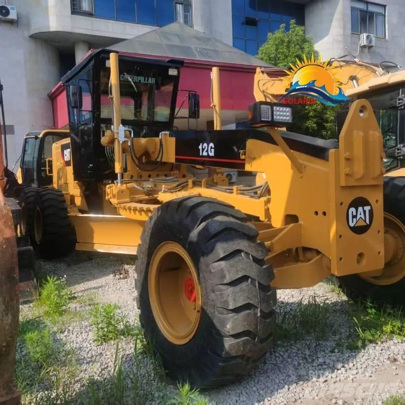 CAT 12 H Greideriai