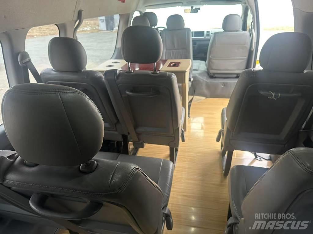 Toyota Coaster Tarpmiestiniai autobusai