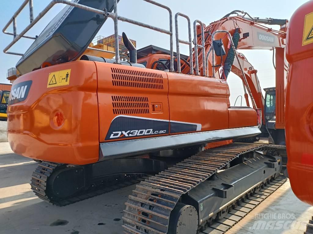 Doosan DX300-9 Vikšriniai ekskavatoriai