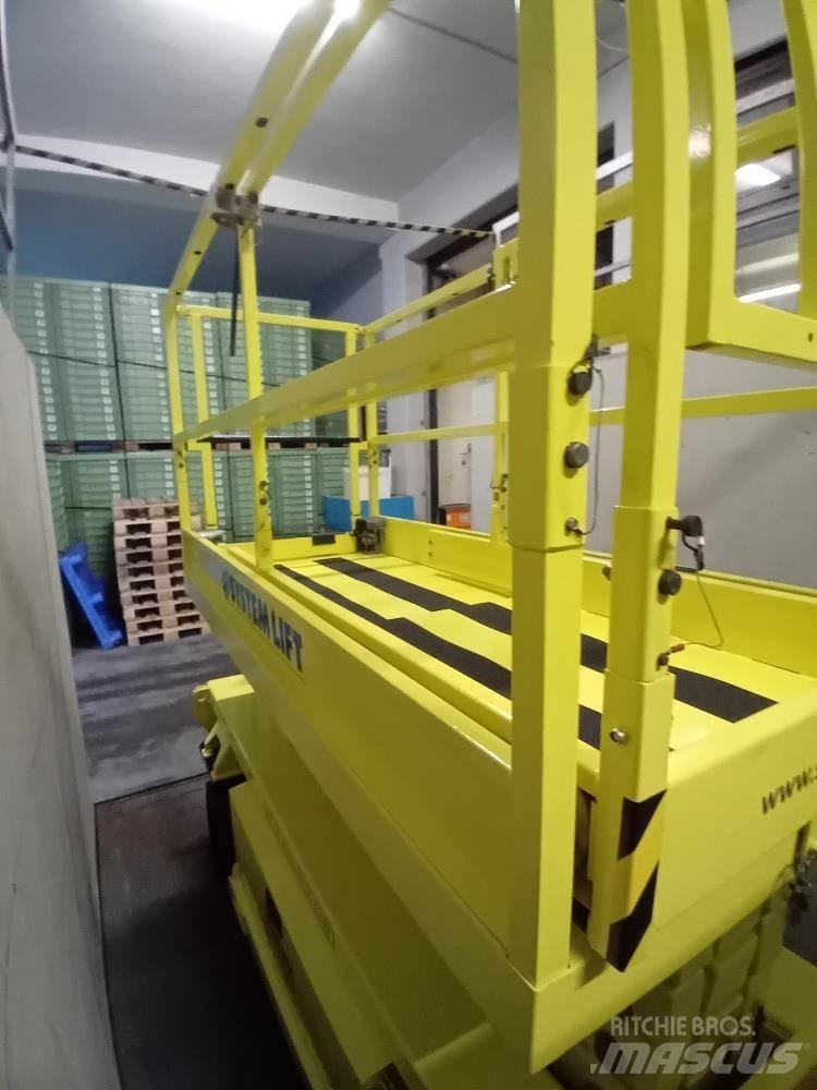 Holland Lift HL-9710 Žirkliniai keltuvai