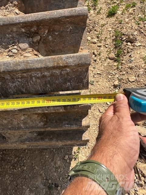 CAT 325 Vikšriniai ekskavatoriai