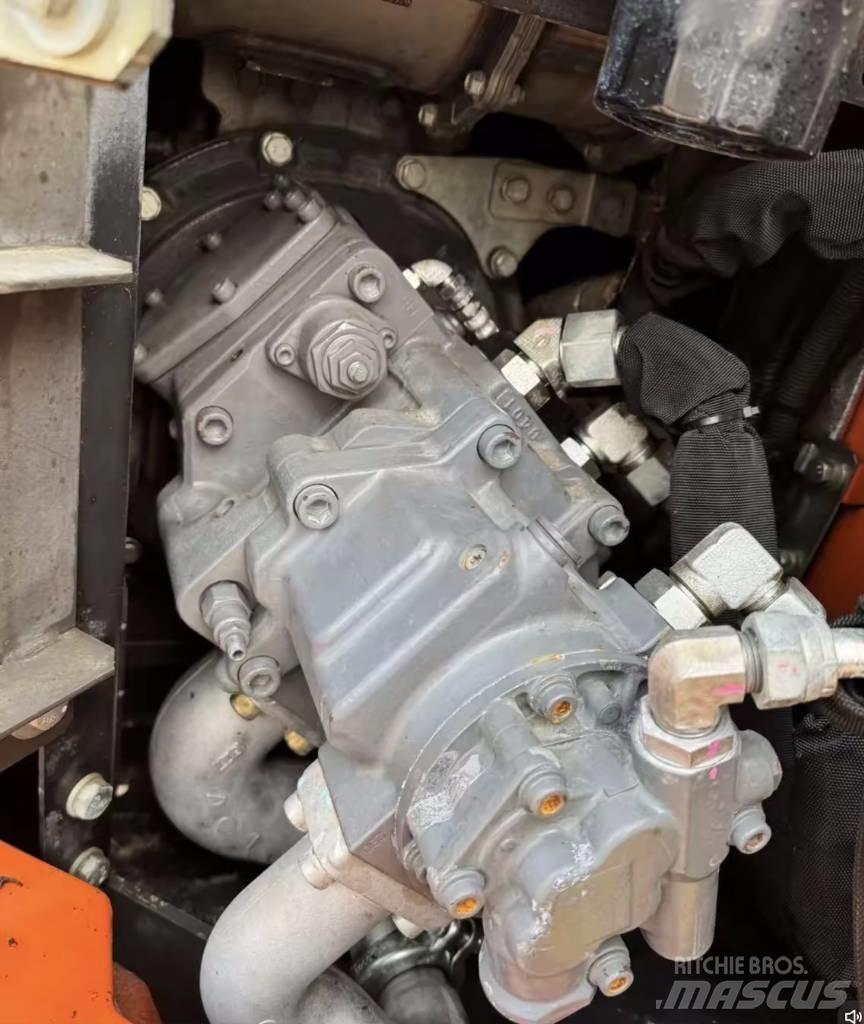 Hitachi ZX 75 US Vidutinės galios ekskavatoriai 7-12 t