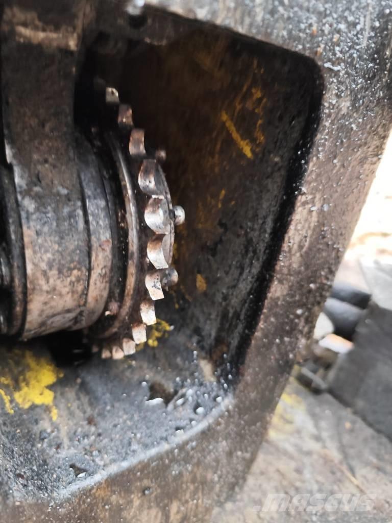 John Deere 770 Miško technika (Harvesteriai)