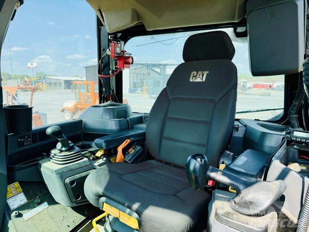 CAT D 7 Vikšriniai buldozeriai