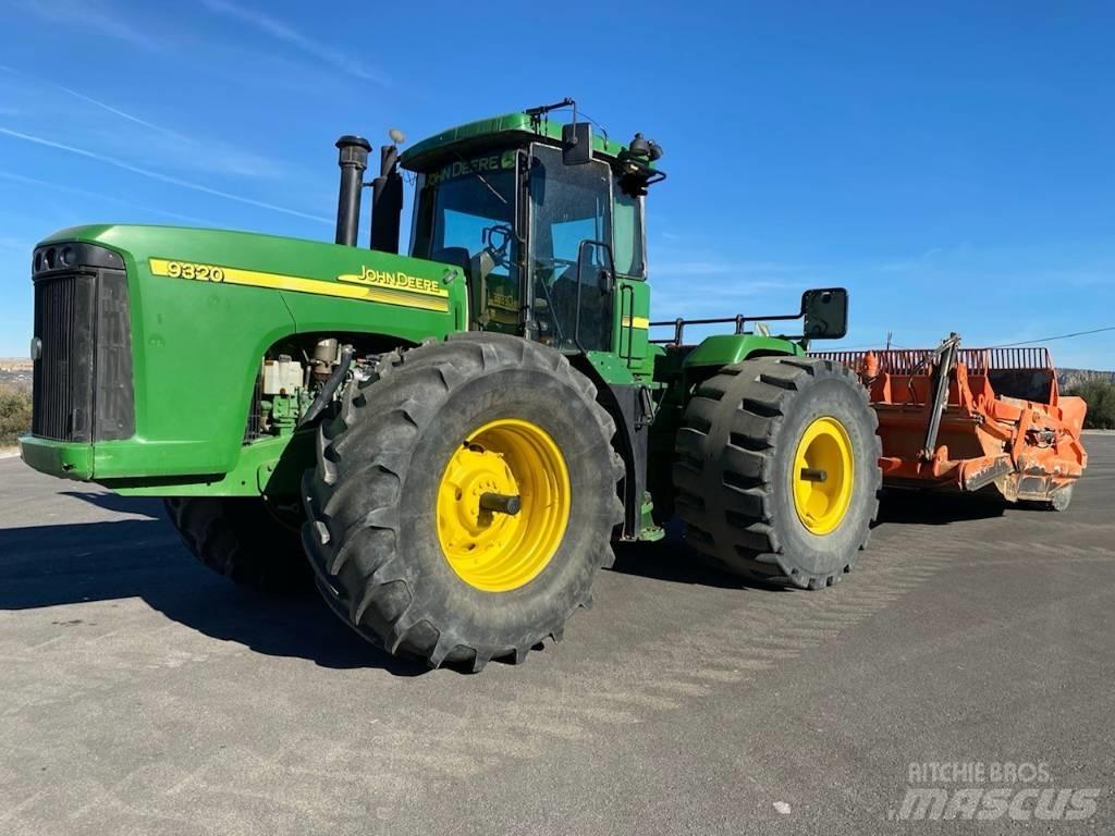 John Deere 9320 Traktoriai