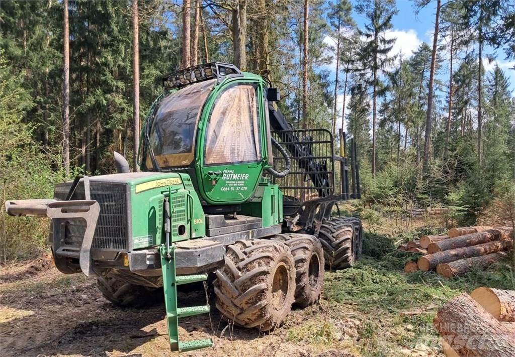 John Deere 810 E Naudoti miškovežiai (Forvarderiai)