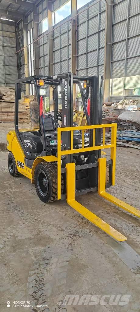 Komatsu FD 30 T-17 Dyzeliniai krautuvai