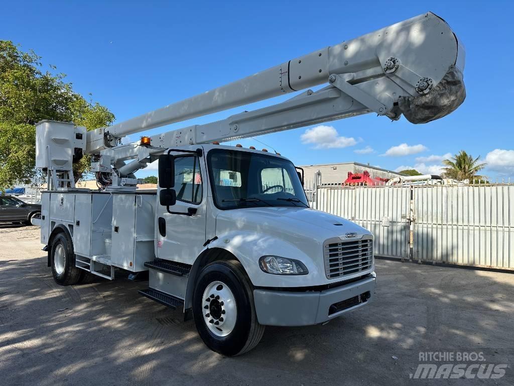 Freightliner M2 Ant vilkikų montuojamos kėlimo platformos