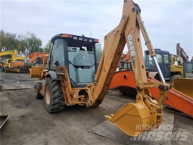 CASE 580M Krautuvai su šoniniu pasukimu