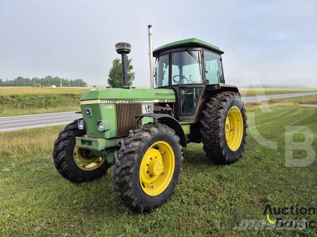 John Deere MFWD Traktoriai