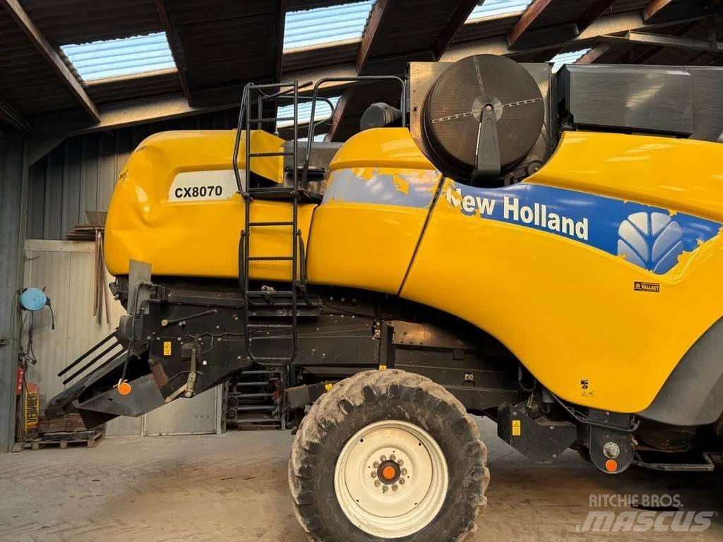 New Holland CX8070 Derliaus nuėmimo kombainai