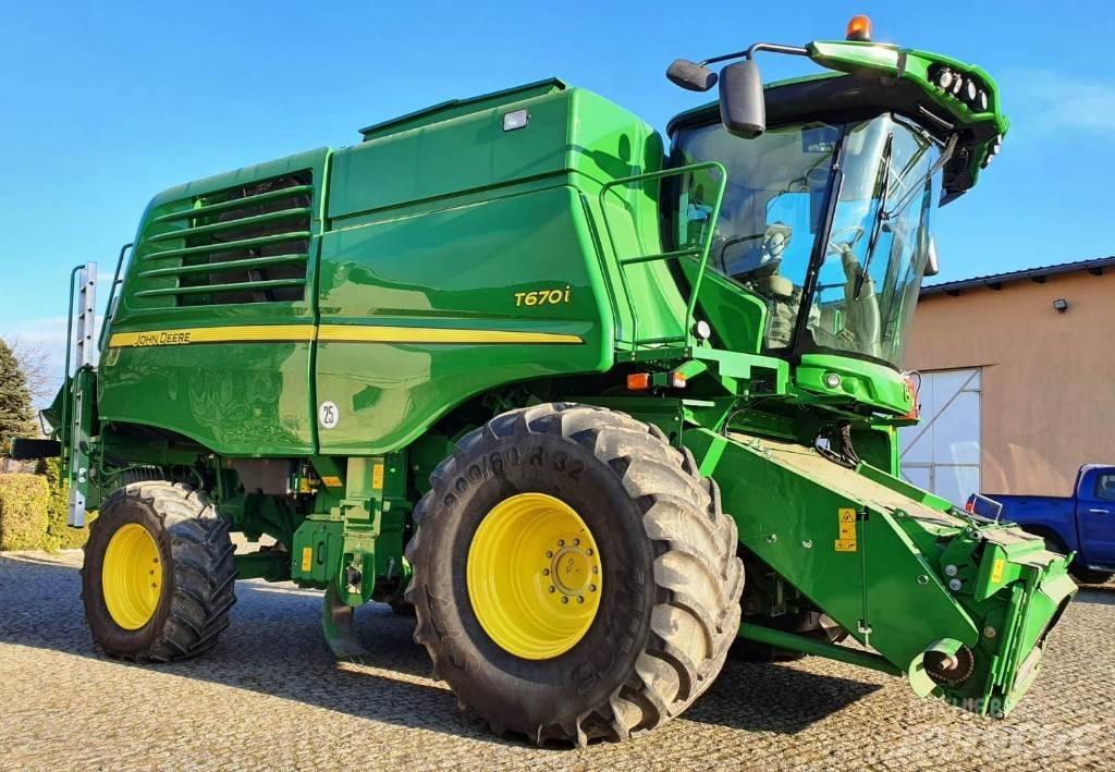 John Deere T670 Derliaus nuėmimo kombainai