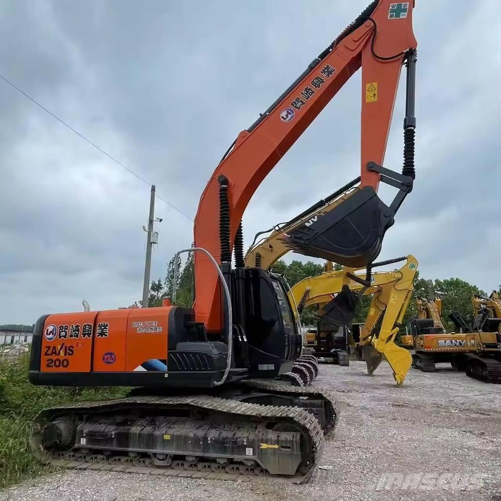 Hitachi ZX 200 Vikšriniai ekskavatoriai