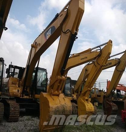 CAT 325 D Vikšriniai ekskavatoriai