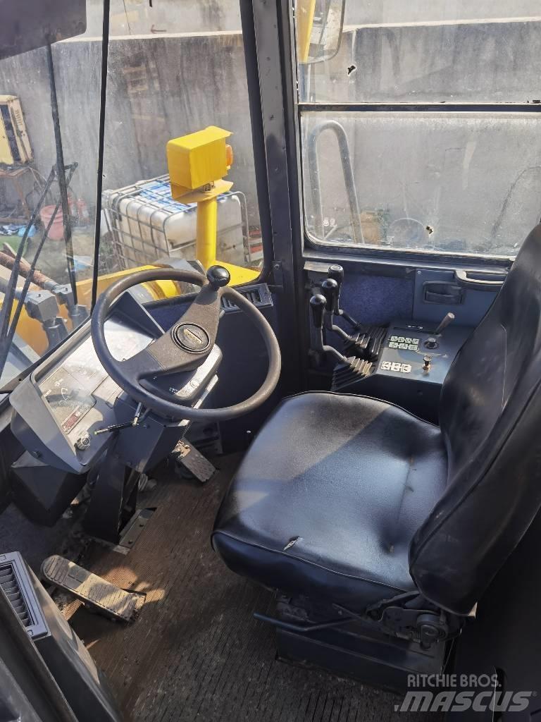 Komatsu WA 470 Naudoti ratiniai krautuvai