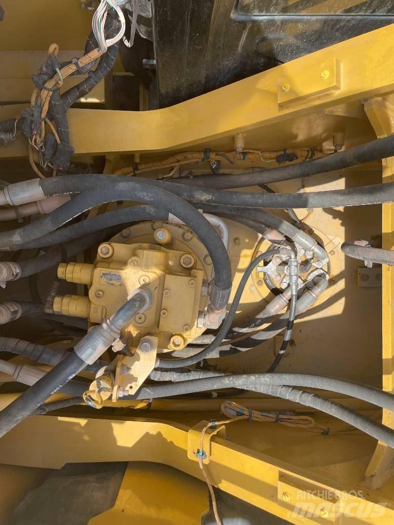 CAT CAT330GC Vidutinės galios ekskavatoriai 7-12 t