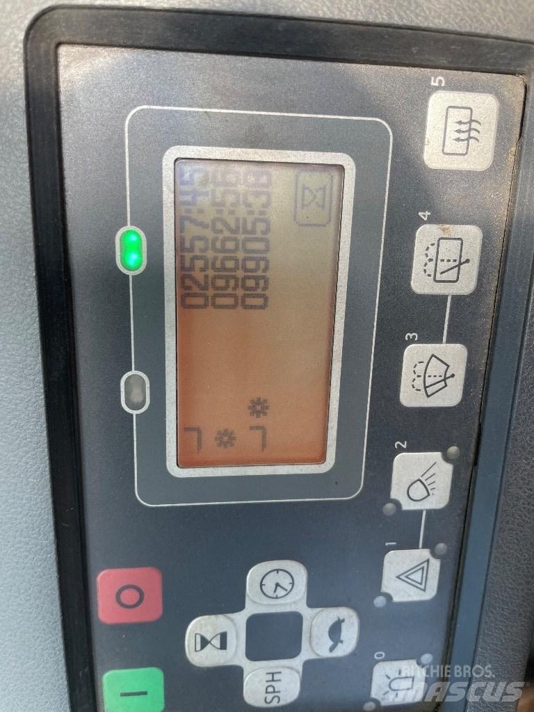 Toyota 8FBMT30 Elektriniai šakiniai krautuvai