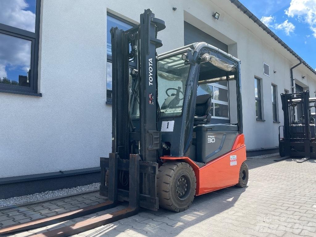 Toyota 8FBMT30 Elektriniai šakiniai krautuvai