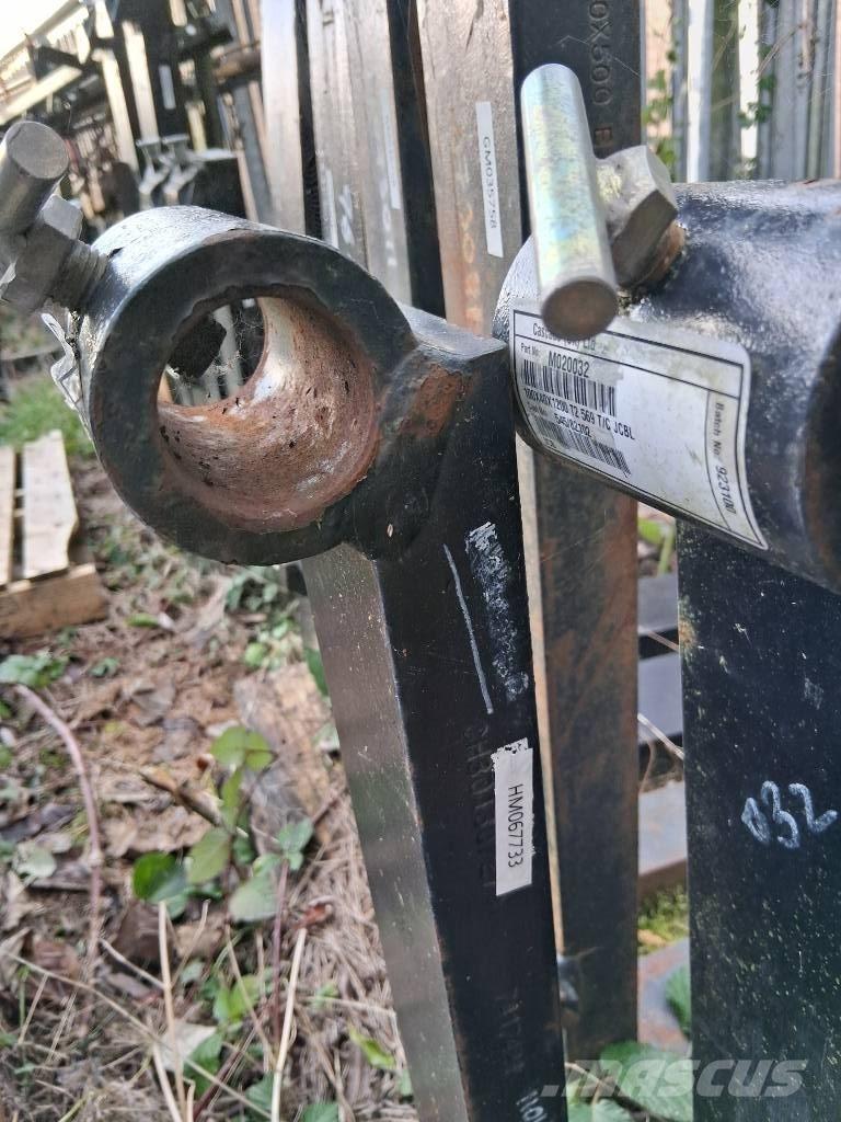 JCB Q FIT FORKS Kiti krovimo ir kasimo mechanizmai ir jų priedai