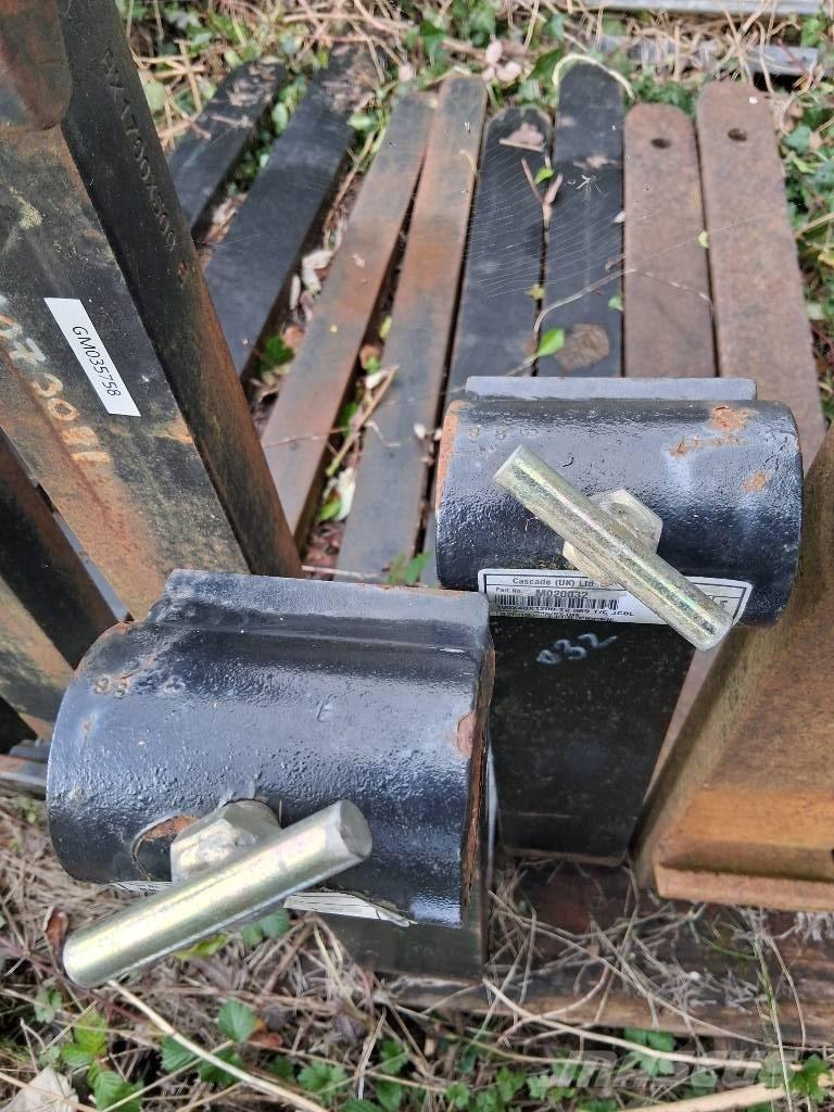 JCB Q FIT FORKS Kiti krovimo ir kasimo mechanizmai ir jų priedai