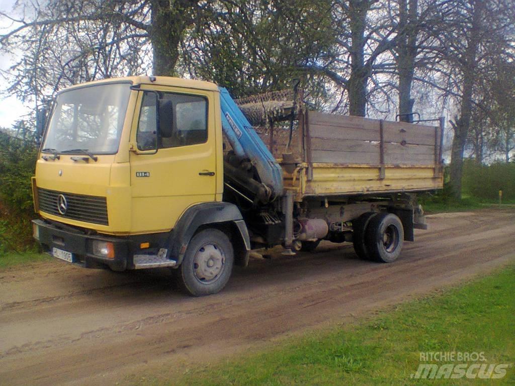 Mercedes-Benz 814 Savivarčių priekabų vilkikai