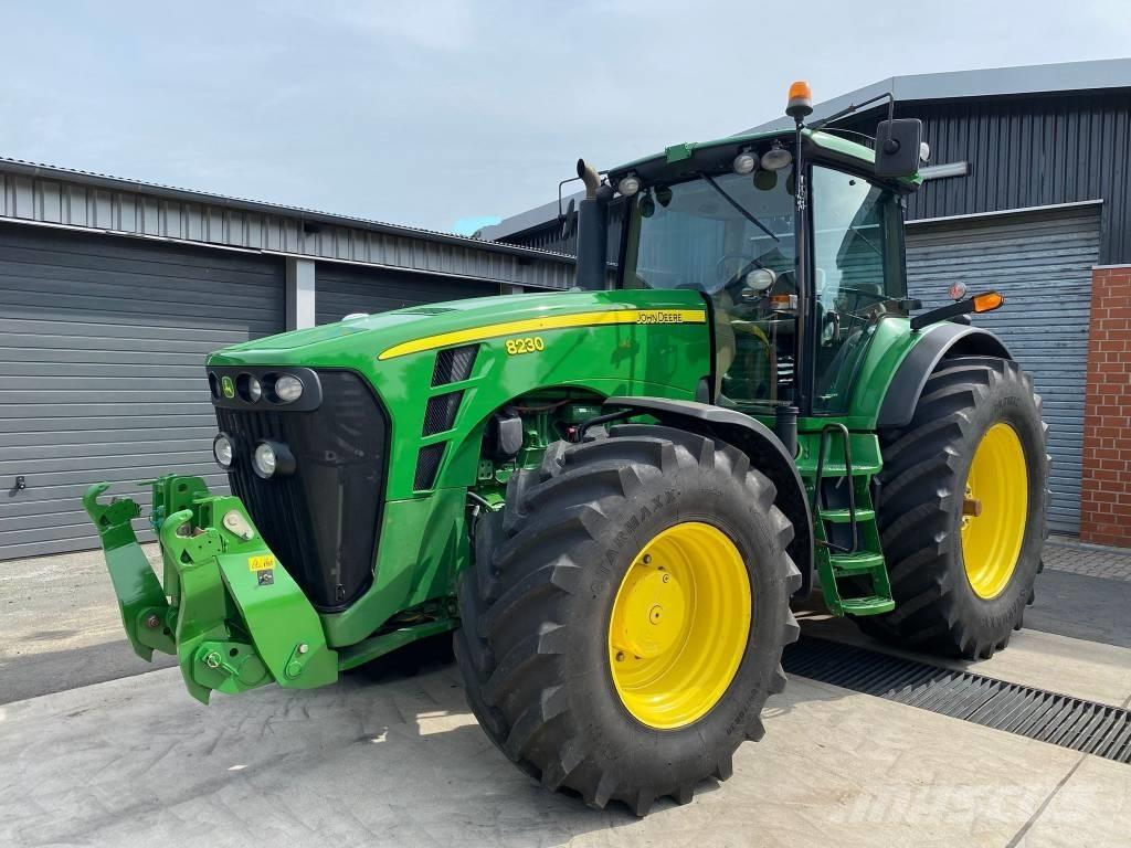 John Deere 8230 ILS Traktoriai
