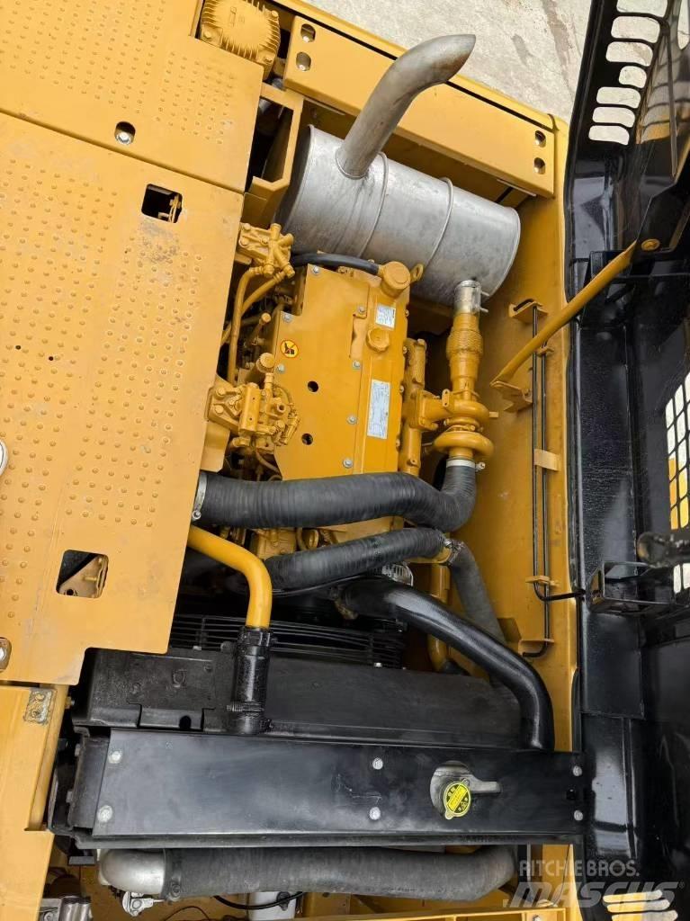 CAT 320 D Vikšriniai ekskavatoriai
