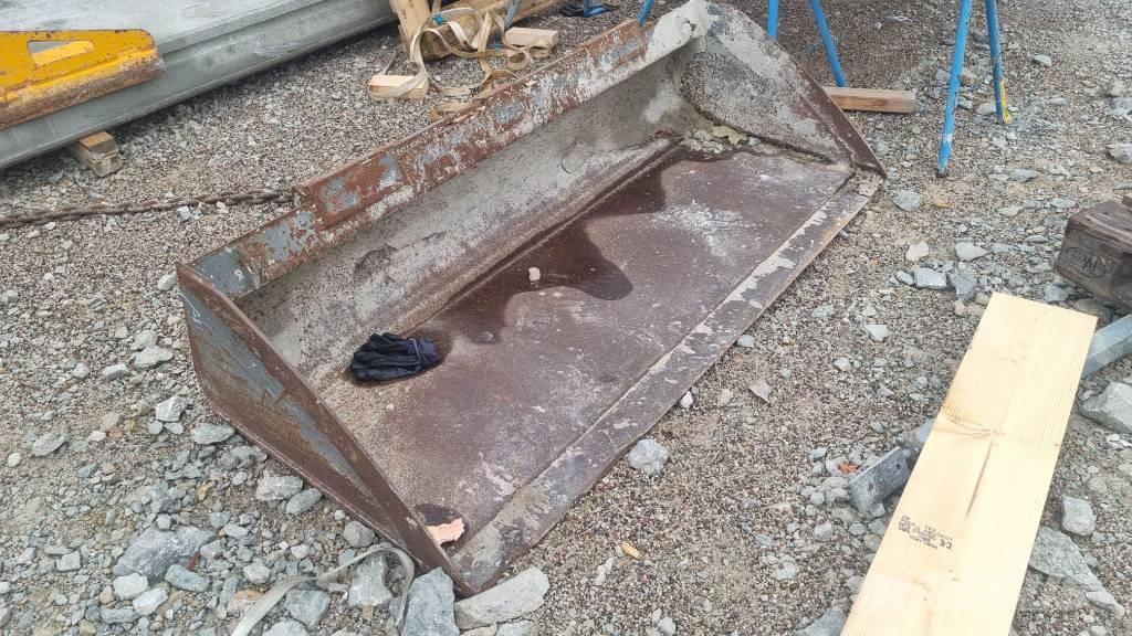 Volvo MC 70 Krautuvai su šoniniu pasukimu