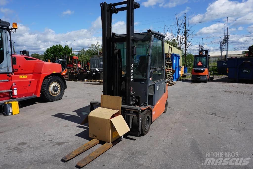 Toyota 8FBMT35 Elektriniai šakiniai krautuvai