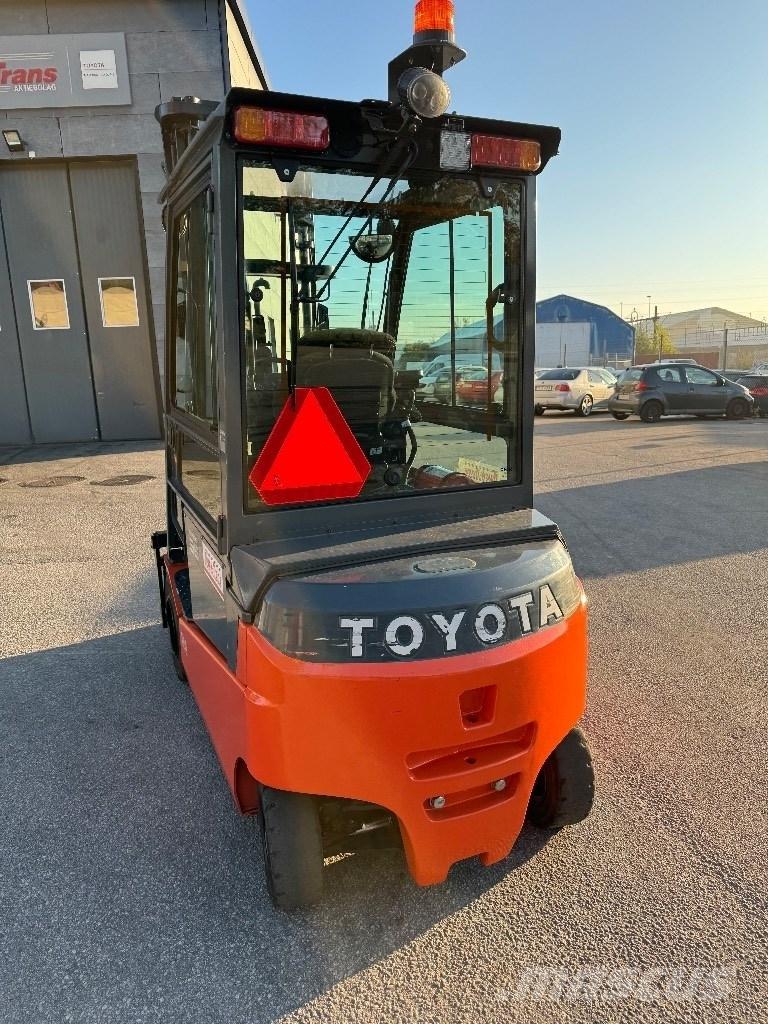 Toyota 8FBMT35 Elektriniai šakiniai krautuvai