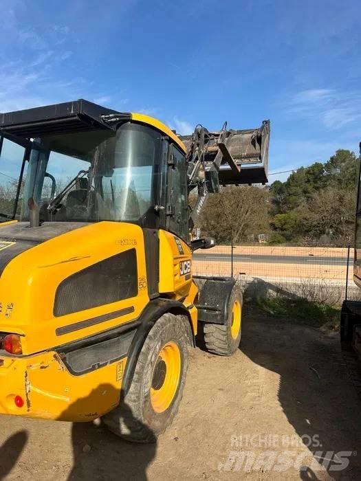 JCB 407 Naudoti ratiniai krautuvai