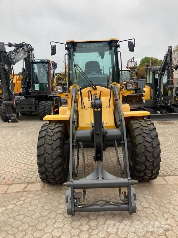 Volvo L 35 G Naudoti ratiniai krautuvai