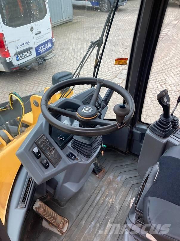 Volvo L 35 G Naudoti ratiniai krautuvai