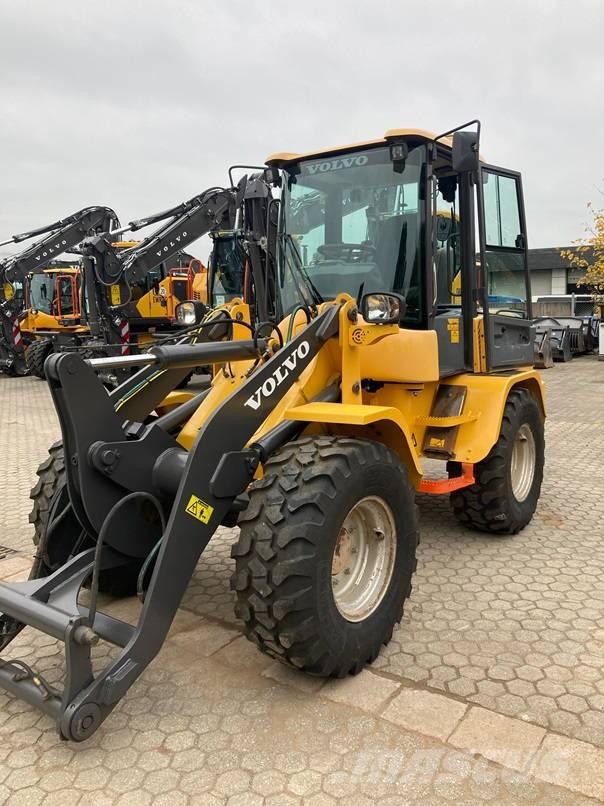 Volvo L 35 G Naudoti ratiniai krautuvai